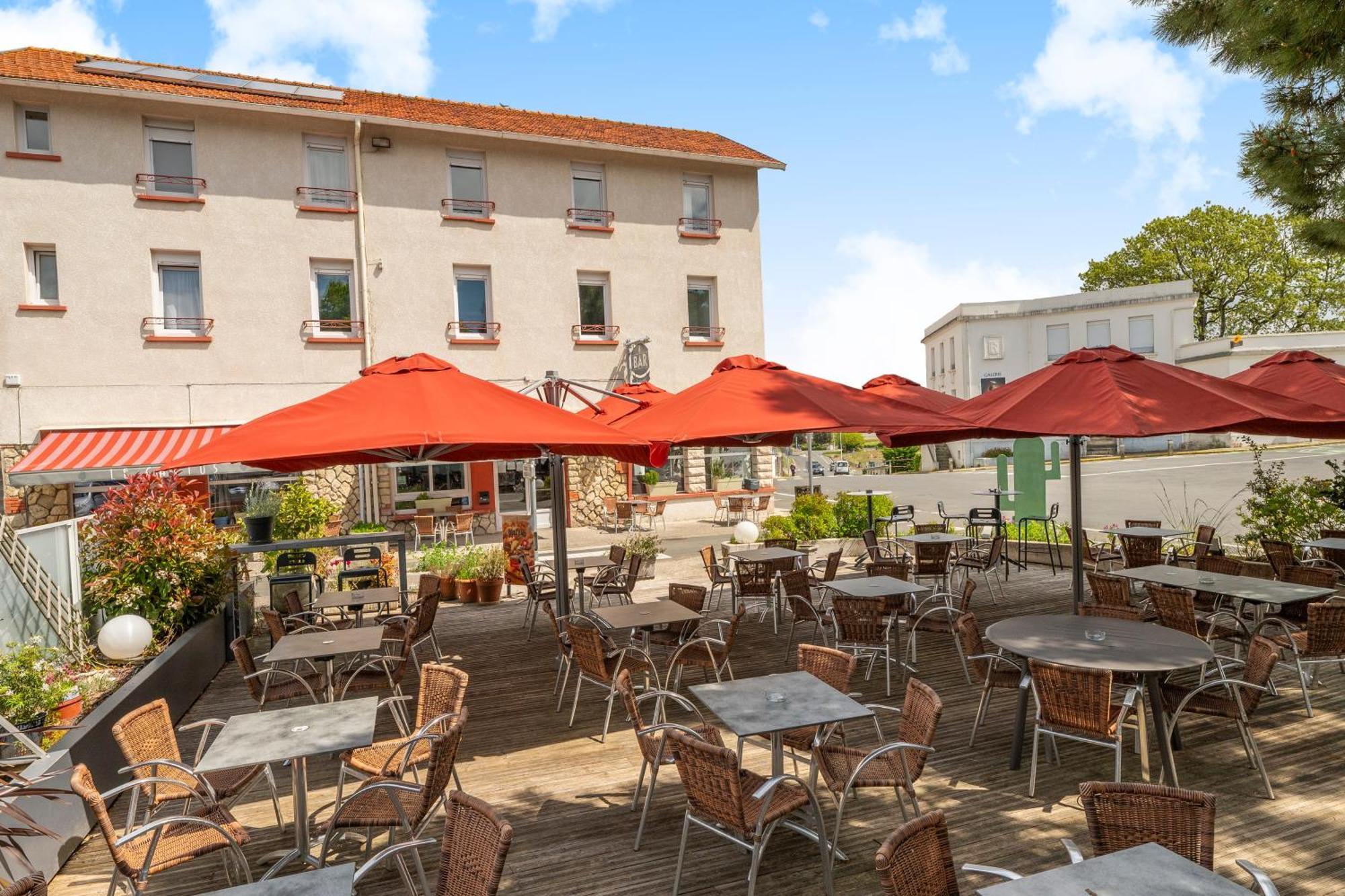Hotel Les Pins 3*
